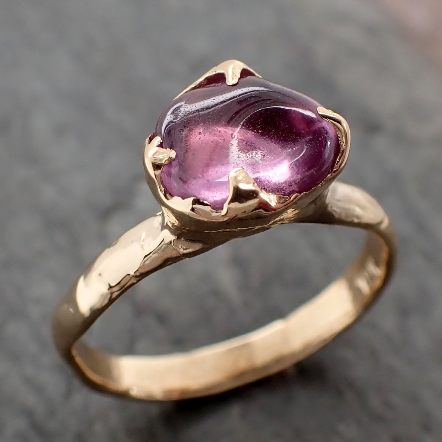 Sapphire tumbled yellow 18k gold Solitaire pink tumbled gemstone ring 2815