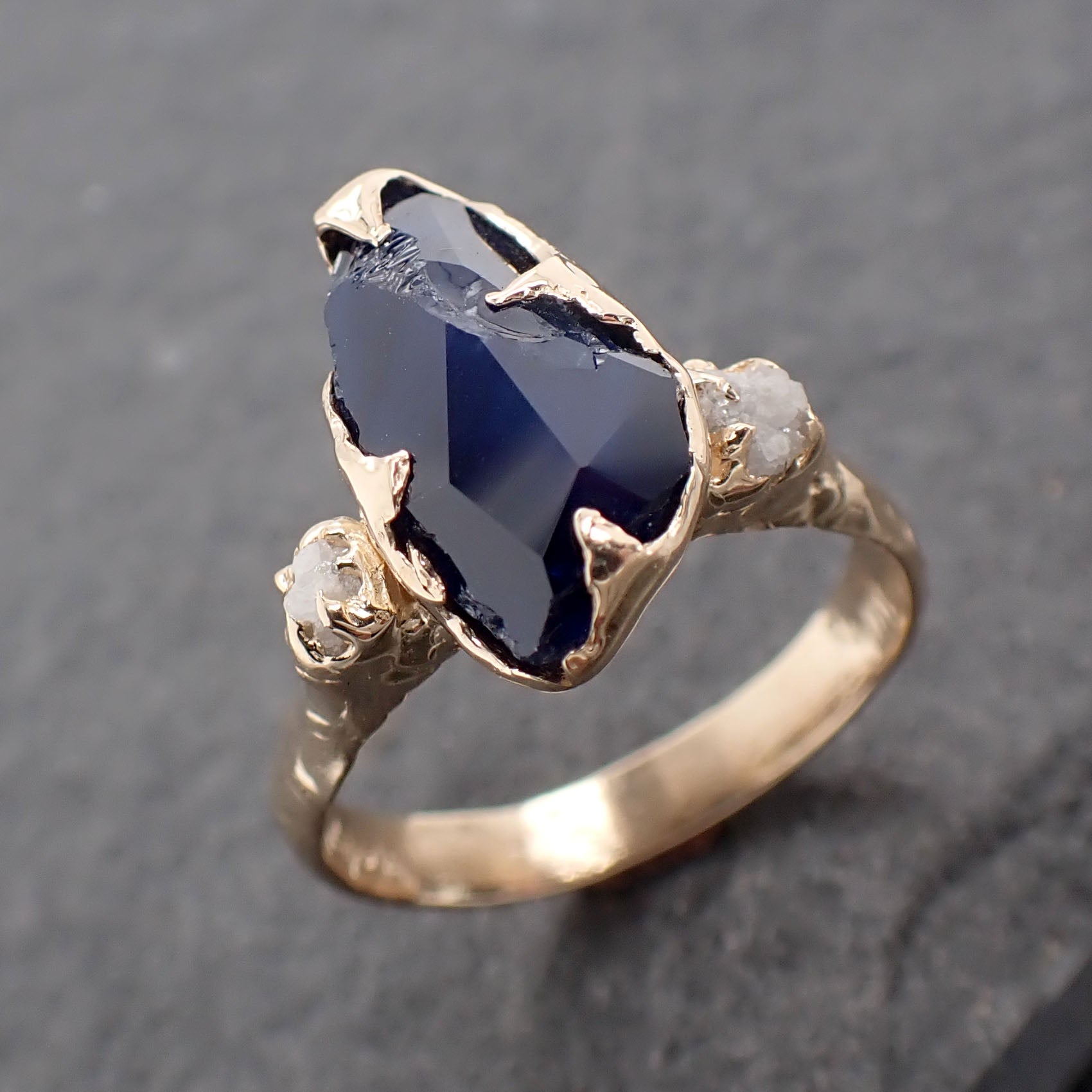 Partially faceted dark blue Sapphire and Diamonds 18k Gold Engagement Wedding Gemstone Multi stone Ring 2442