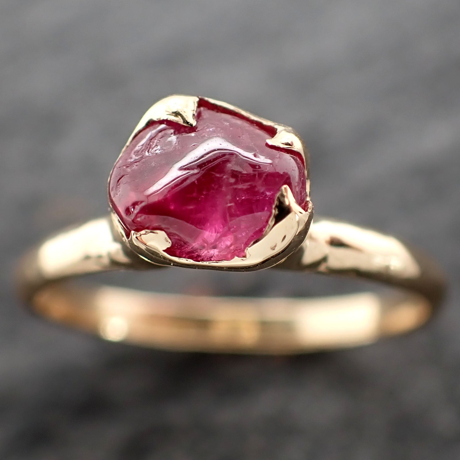Sapphire tumbled pink tumbled yellow 18k gold Solitaire gemstone ring 2634