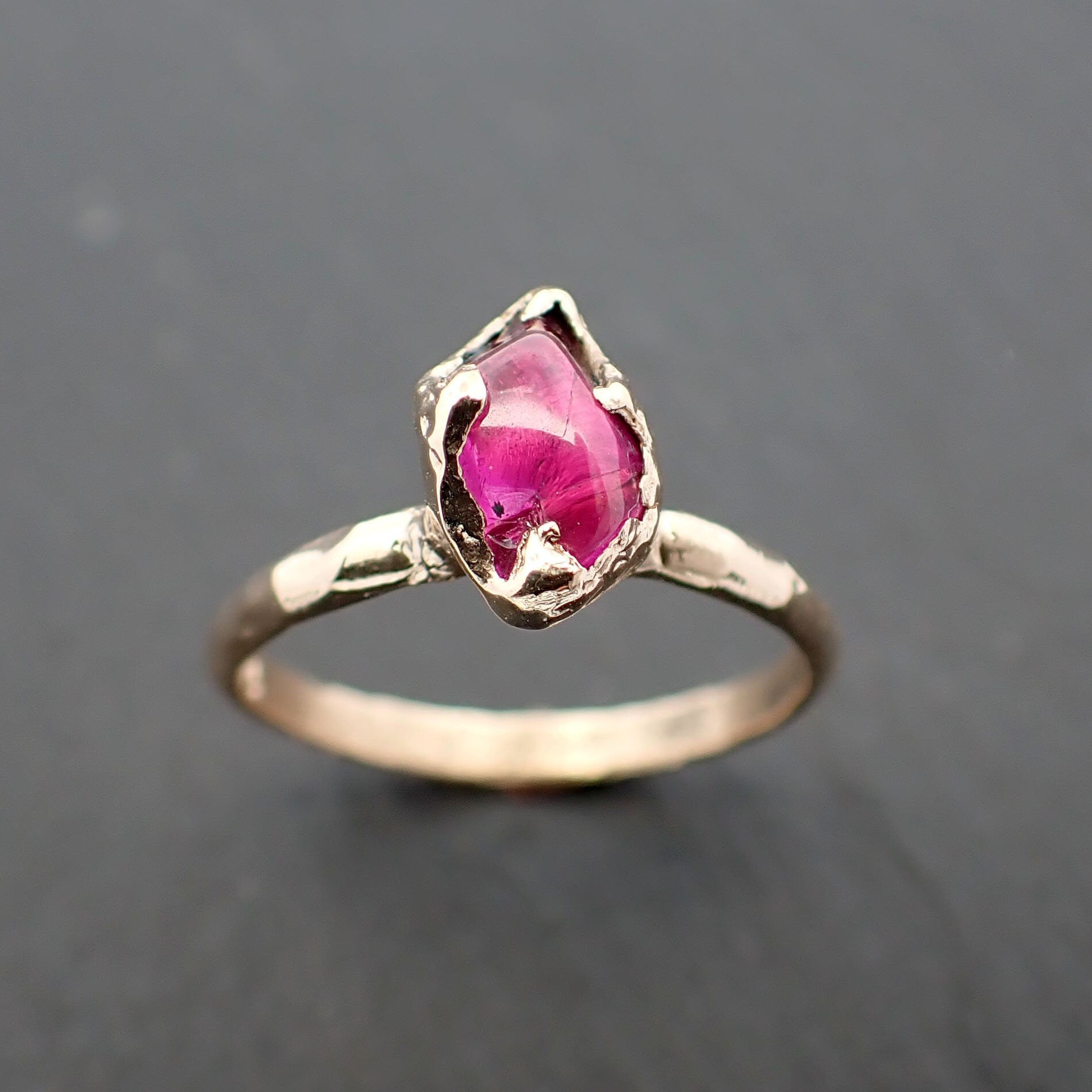 Garnet tumbled red 14k gold Solitaire gemstone ring 3487
