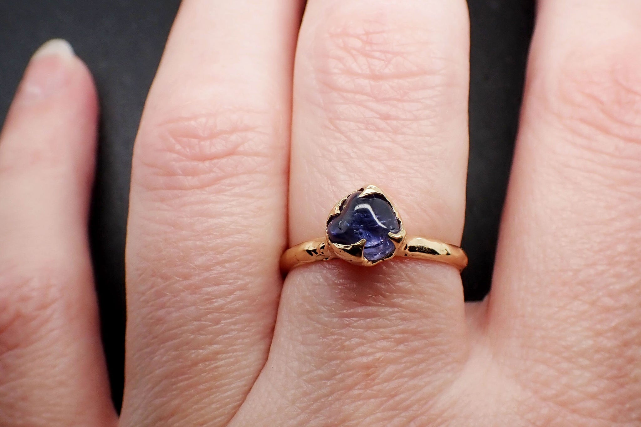 Sapphire tumbled yellow 18k gold Solitaire blue tumbled gemstone ring 3504
