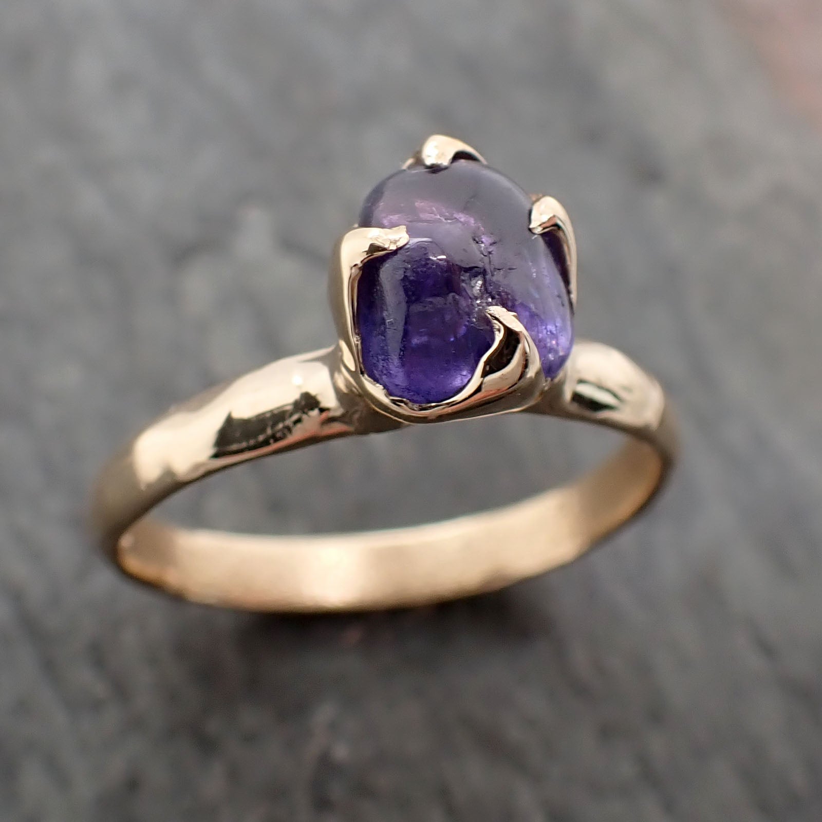 Sapphire tumbled yellow 18k gold Solitaire purple tumbled gemstone ring 2799