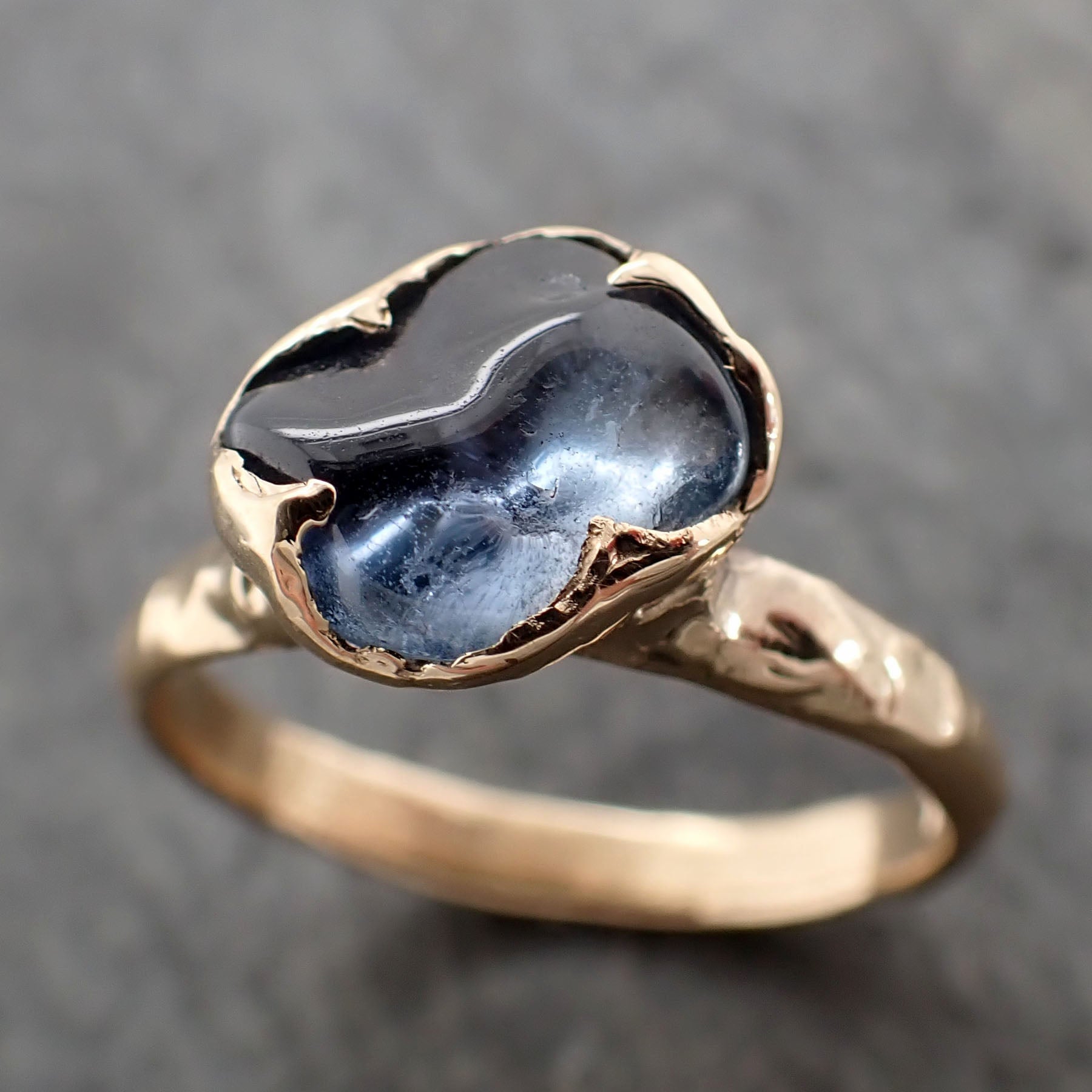 Sapphire Pebble candy yellow 18k gold Solitaire blue polished gemstone ring 2811