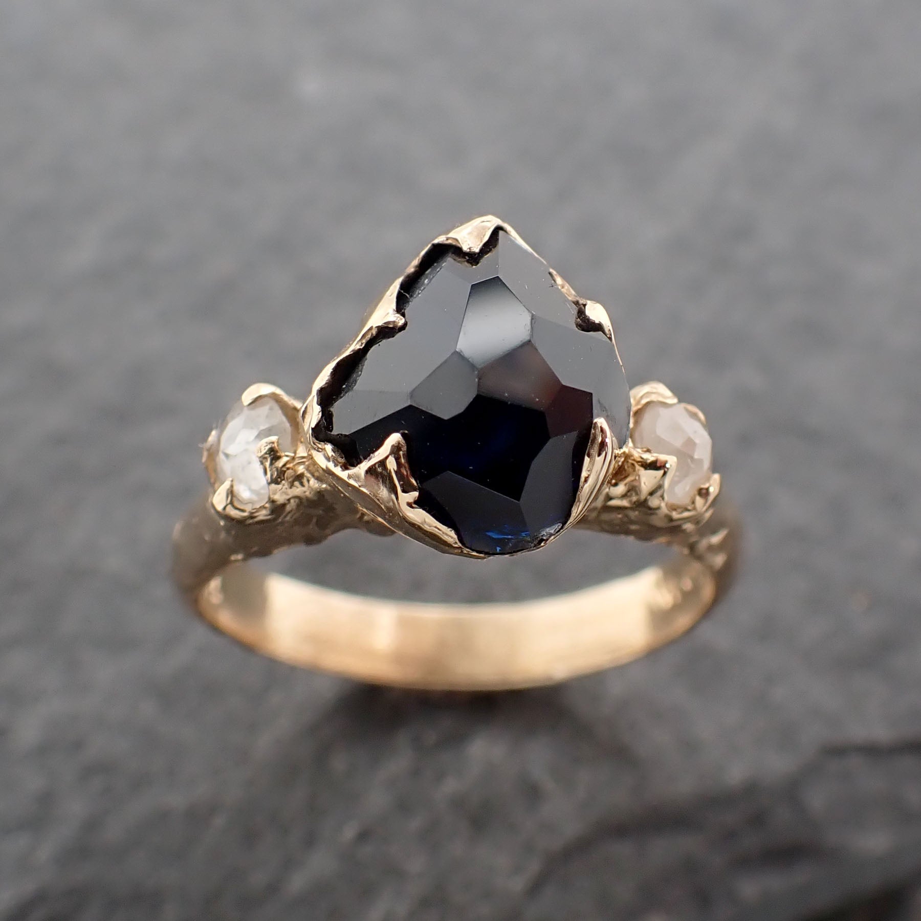 Partially faceted dark blue Sapphire and fancy Diamonds 18k Yellow Gold Engagement Wedding Gemstone Multi stone Ring 2440
