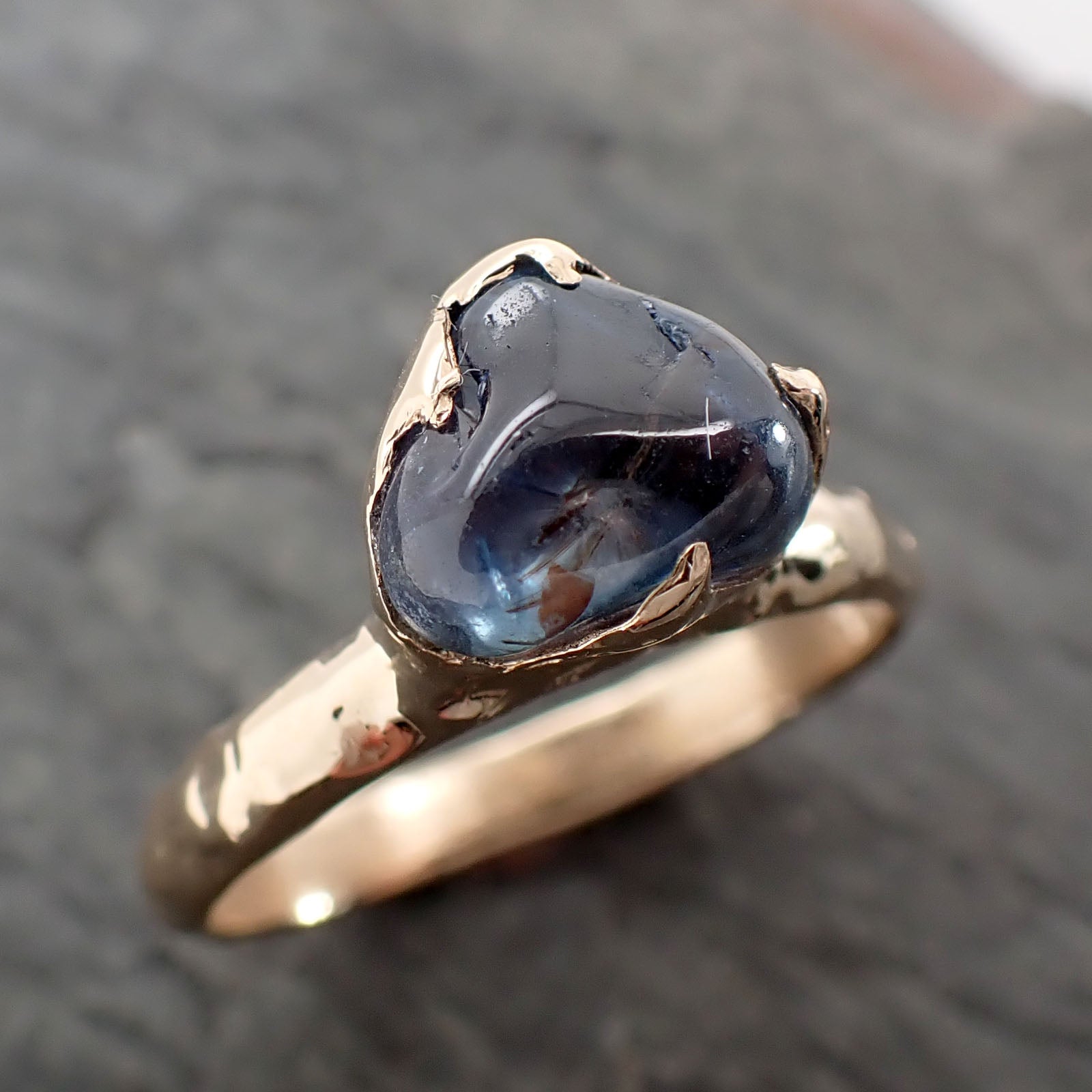 Sapphire tumbled 14k yellow gold Solitaire Blue polished gemstone ring 2839