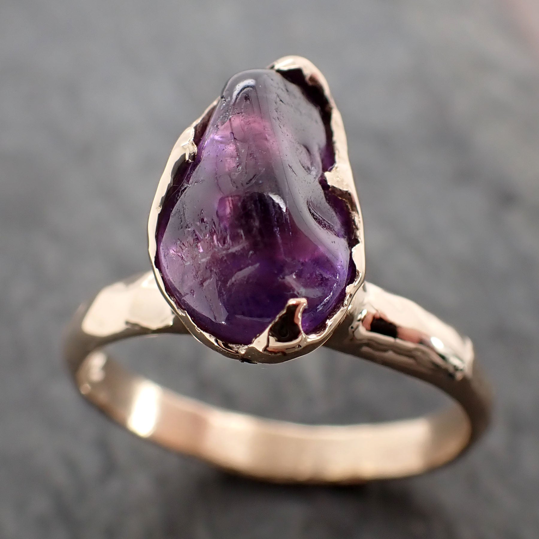 Sapphire tumbled 14k yellow gold Solitaire purple polished gemstone ring 2843