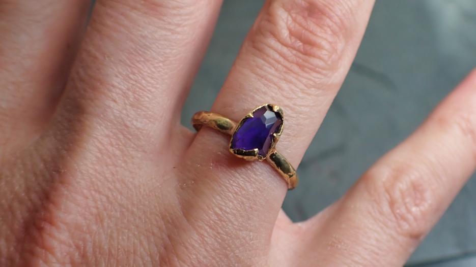 Partially faceted Purple Sapphire Solitaire 18k yellow Gold Engagement Wedding One Of a Kind blue Gemstone Ring 2231