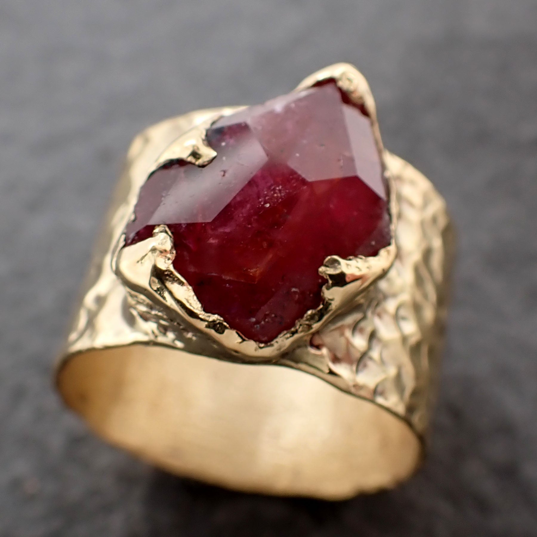 Partially Faceted Ruby Sapphire Ring Gemstone Ring Cocktail Solitaire Yellow 18k Cigar band 3218