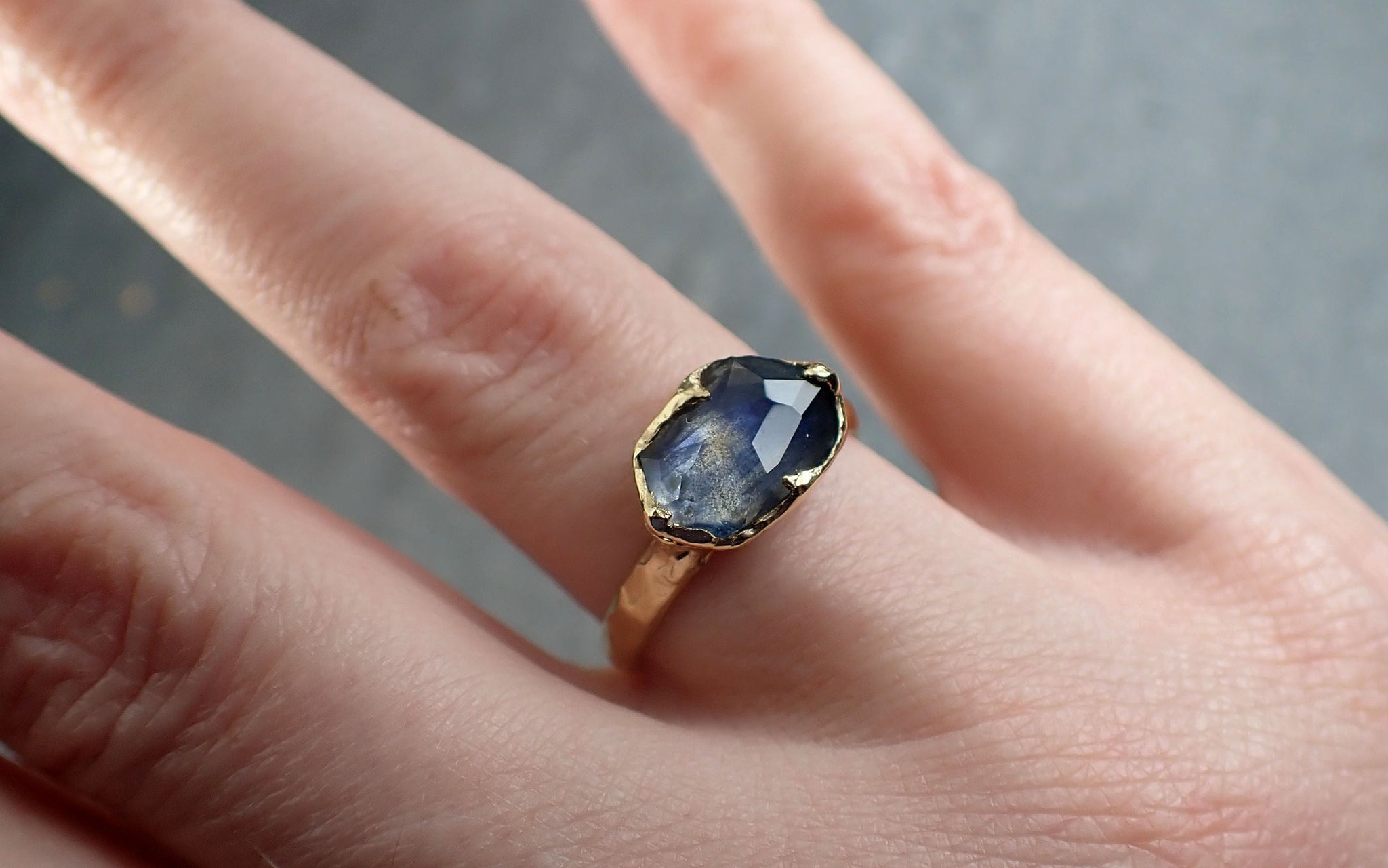 Partially faceted blue Montana Sapphire 18k Yellow Gold Solitaire Engagement Wedding Ring Gemstone Ring 2983