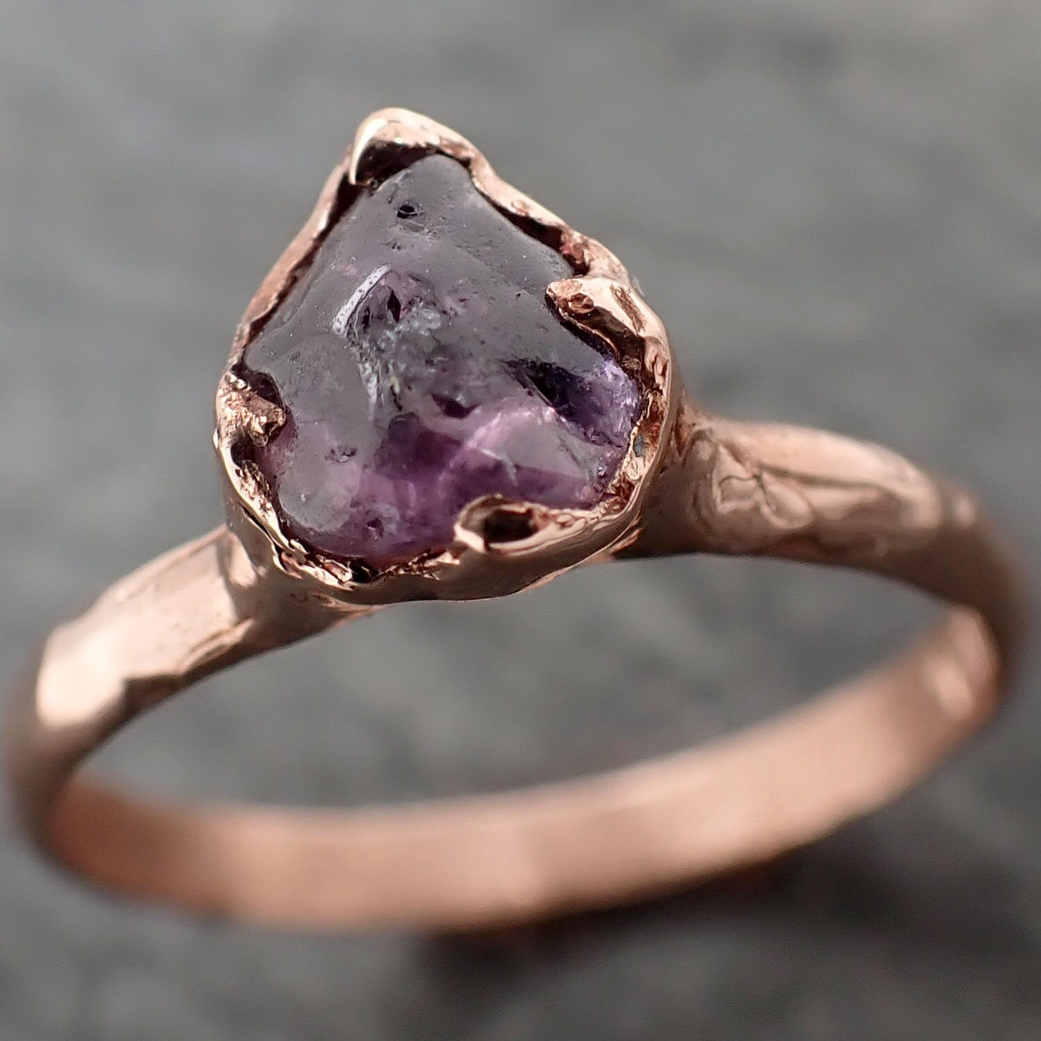 Sapphire tumbled 14k yellow gold Solitaire purple polished gemstone ring 3244