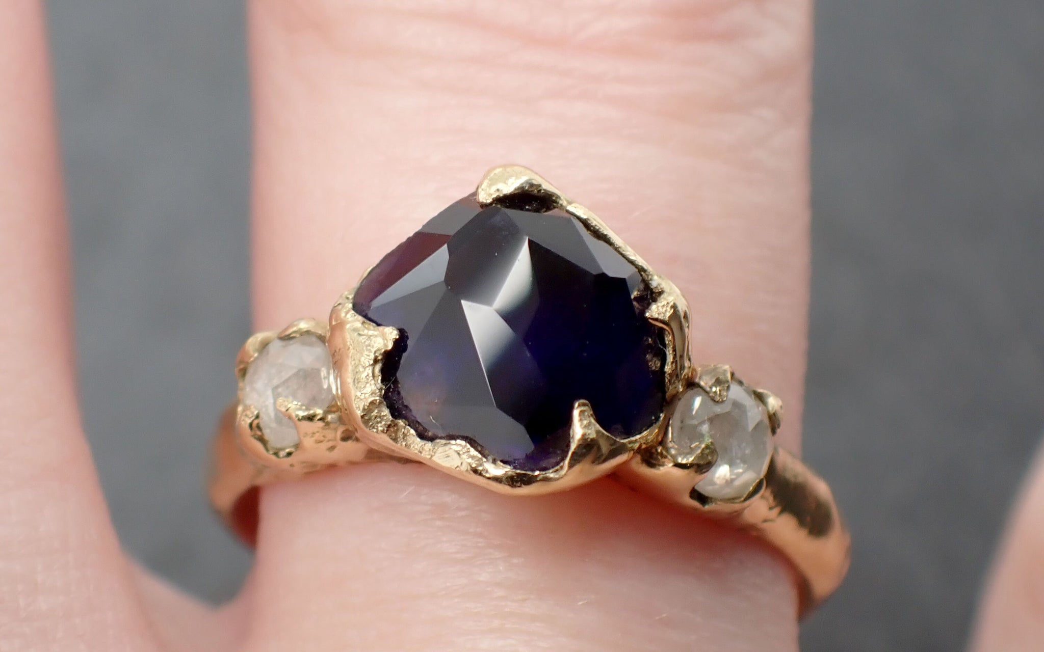 Partially Faceted ultra violet Sapphire 18k Yellow gold Multi Stone Gemstone Engagement Ring 3451